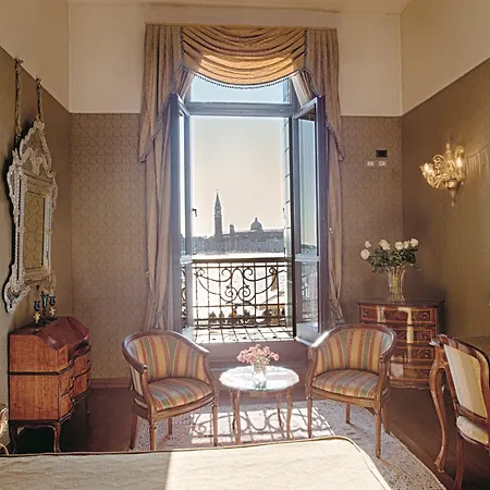 Vivaldi Hotel