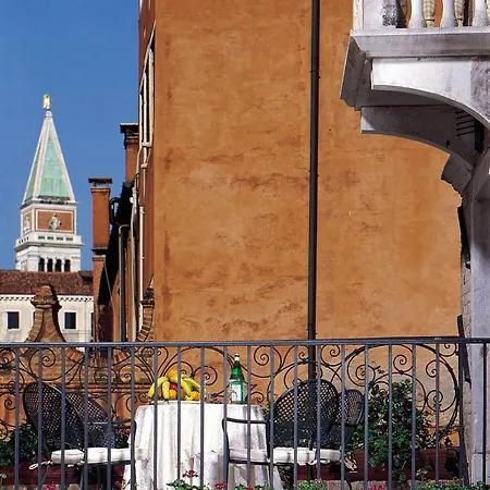 ホテル ロカンダ ヴィヴァルディ ヴェネツィア